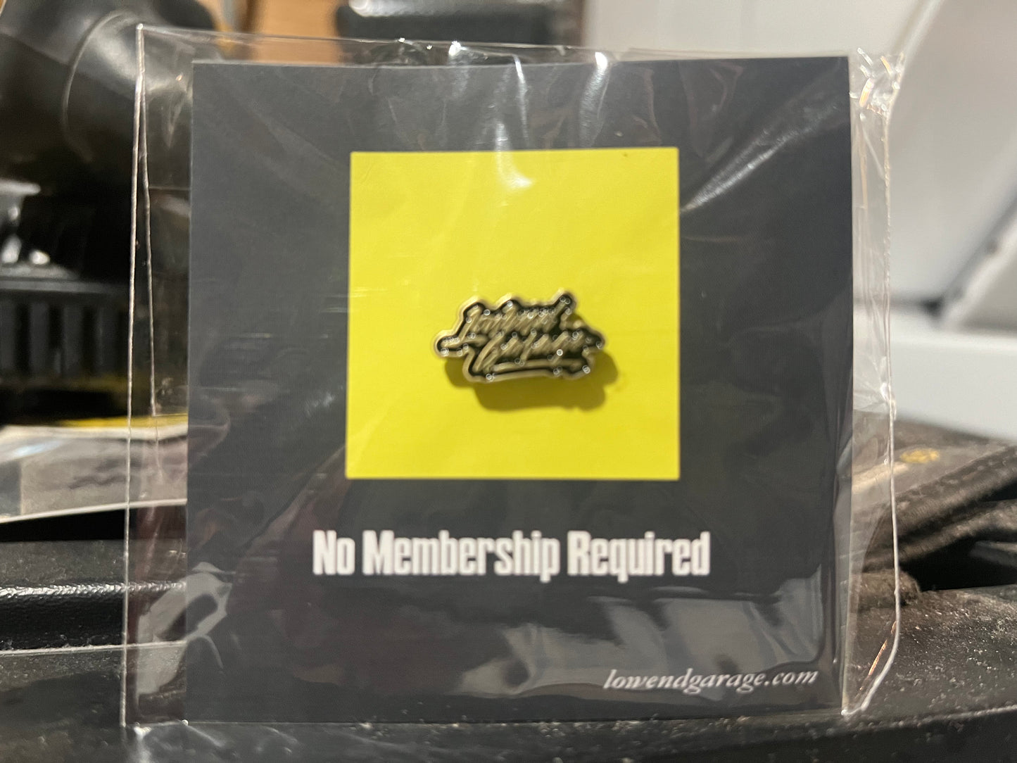 Lowend No Membership Gold Pin
